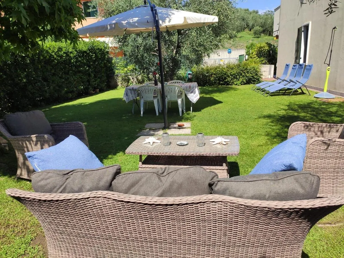 Apartment Private Garden Giardino Privato A Bardolino - House Amorino