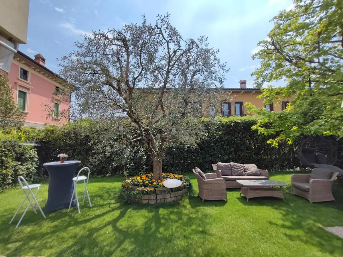 Private Garden Giardino Privato A Bardolino - House Amorino